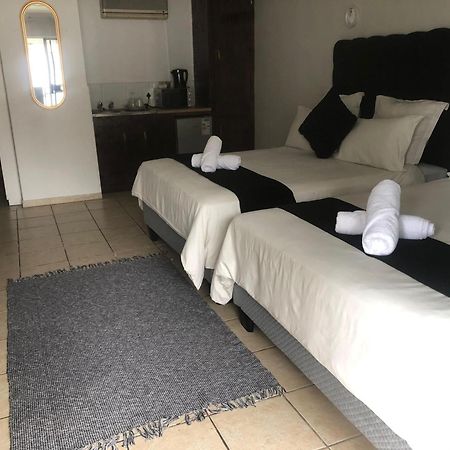 Jnc Lodge Richards Bay Exteriör bild