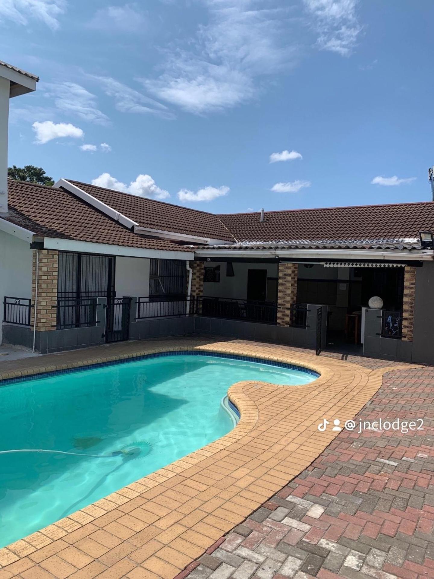 Jnc Lodge Richards Bay Exteriör bild