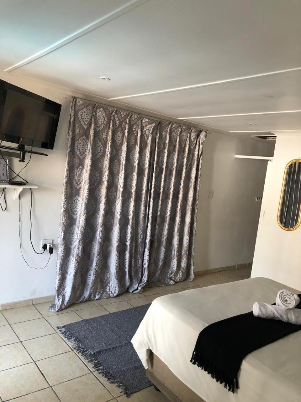 Jnc Lodge Richards Bay Exteriör bild