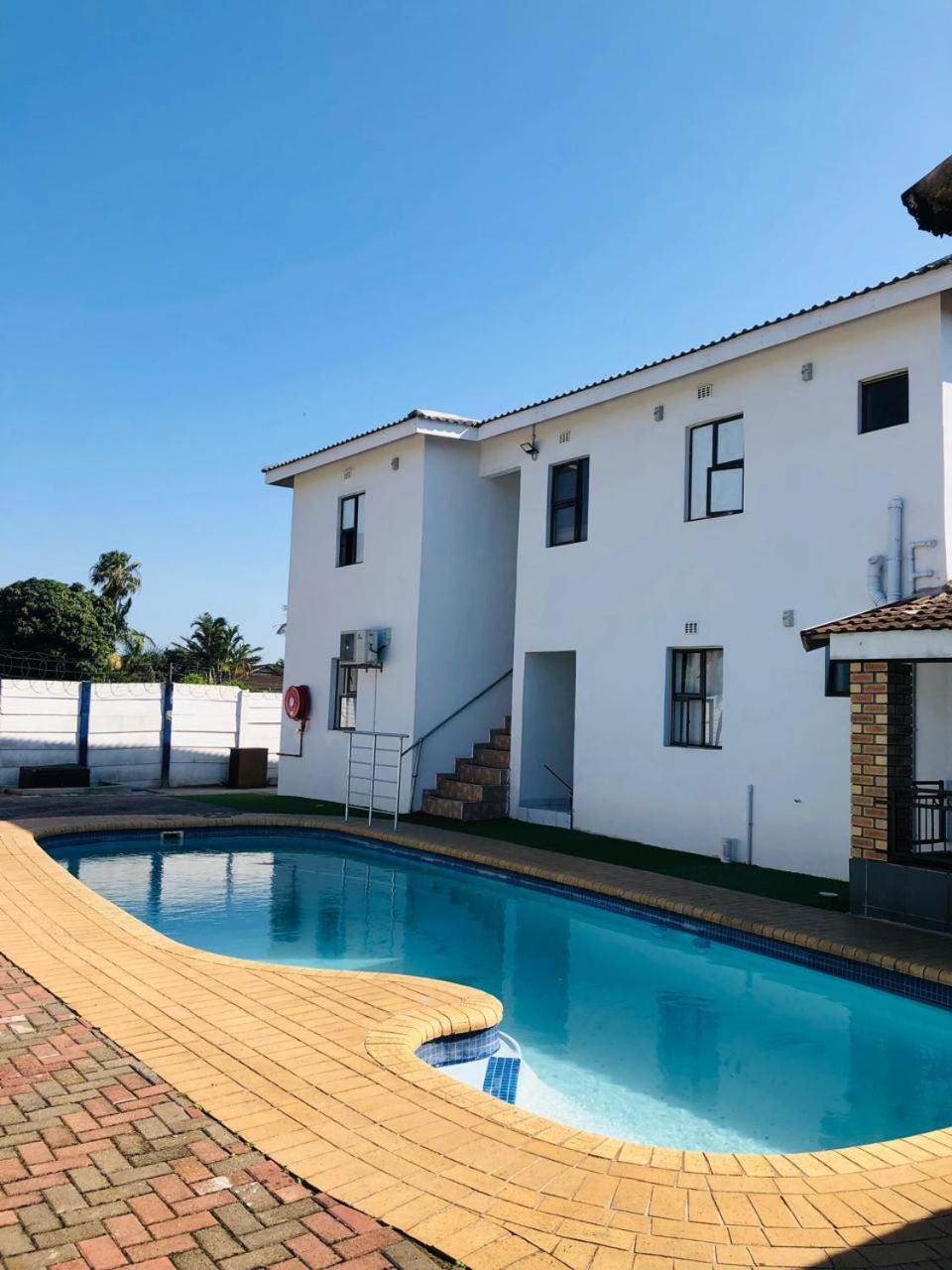 Jnc Lodge Richards Bay Exteriör bild